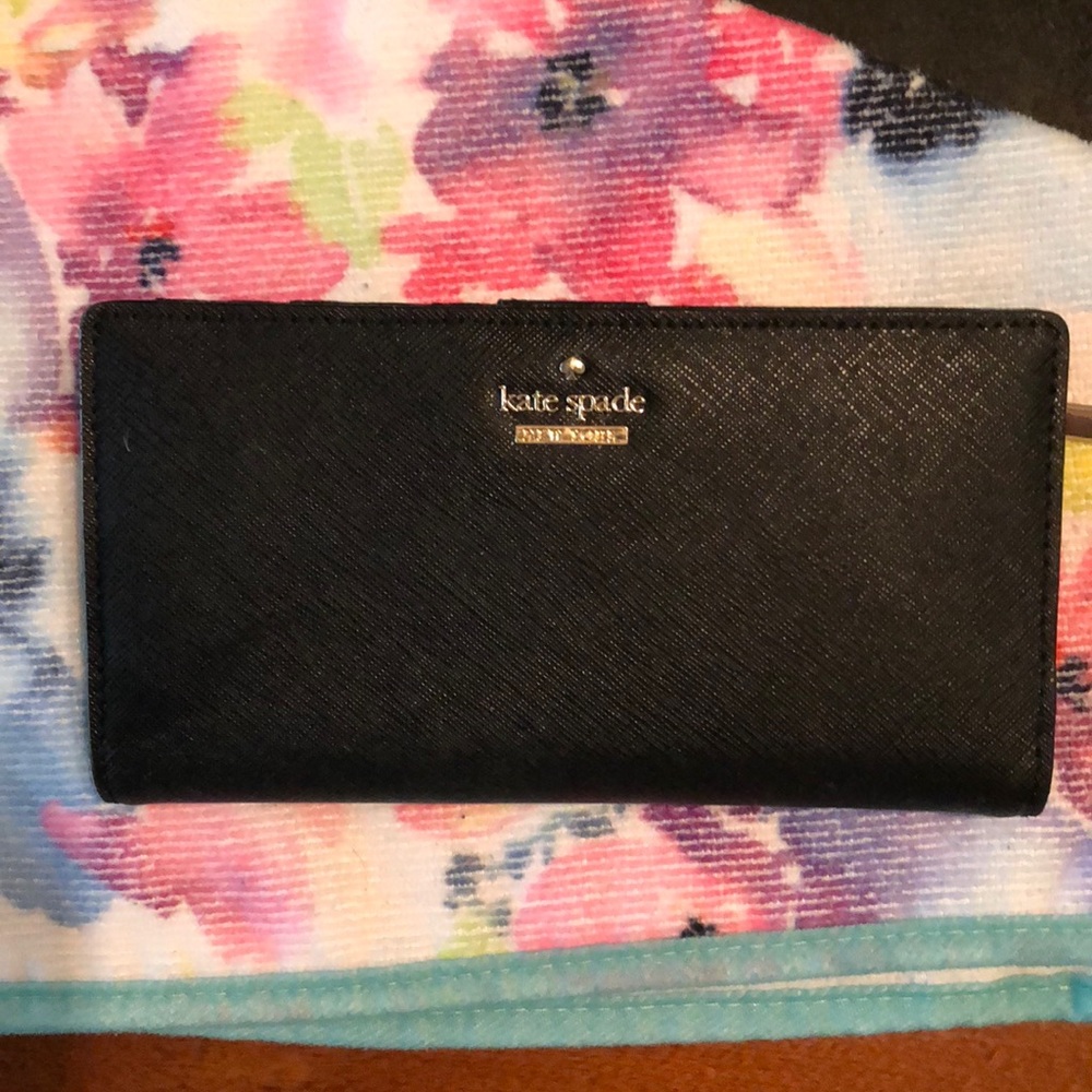 NWOT Kate Spade bi fold wallet